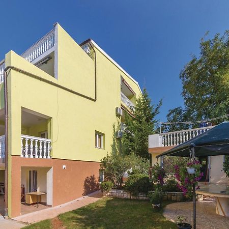 4 Bedroom Beautiful Apartment In Štinjan Εξωτερικό φωτογραφία